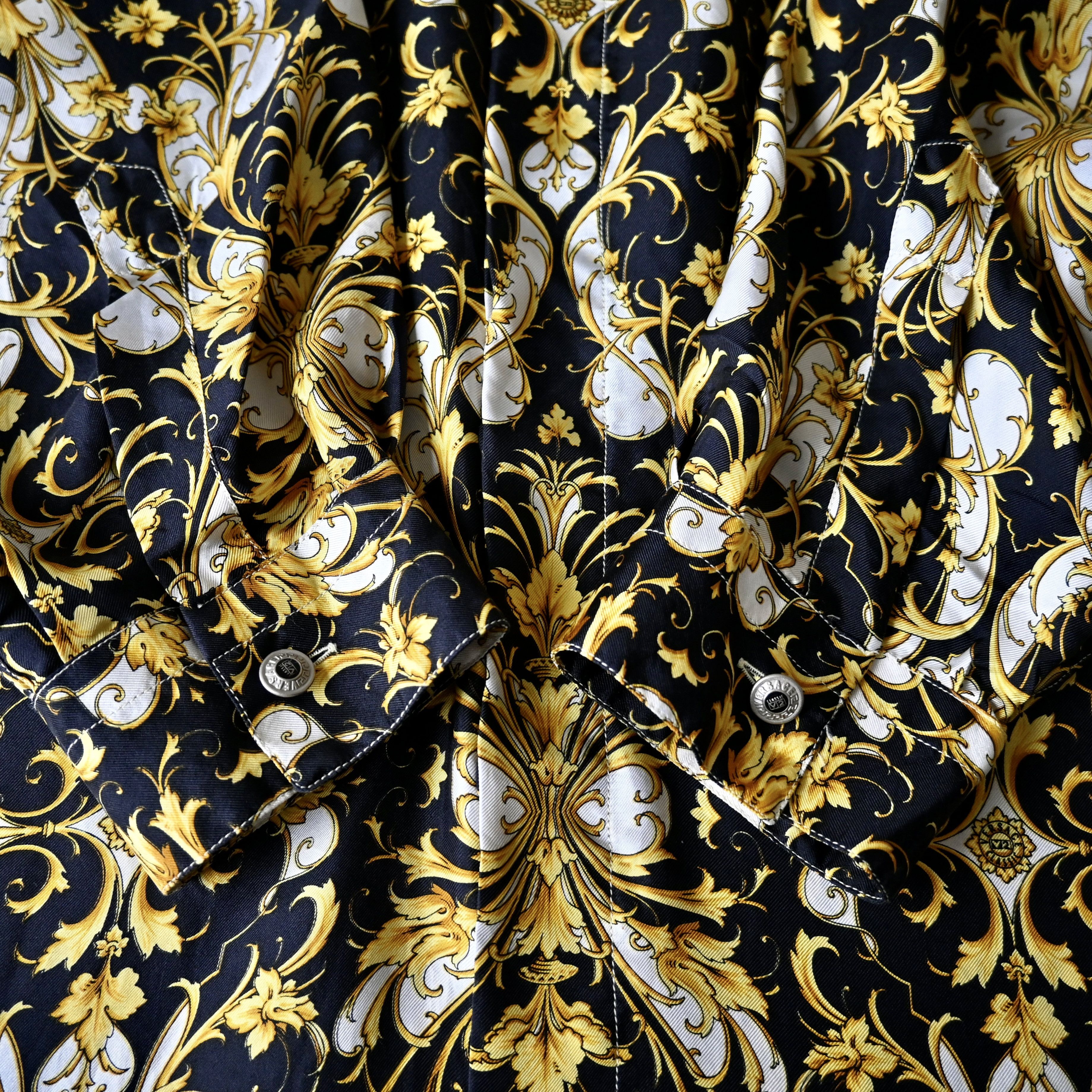 Versace VTG 1990s VERSACE CLASSIC V2 silk shirt made in Spain Size US XL / EU 56 / 4 - 21 Thumbnail
