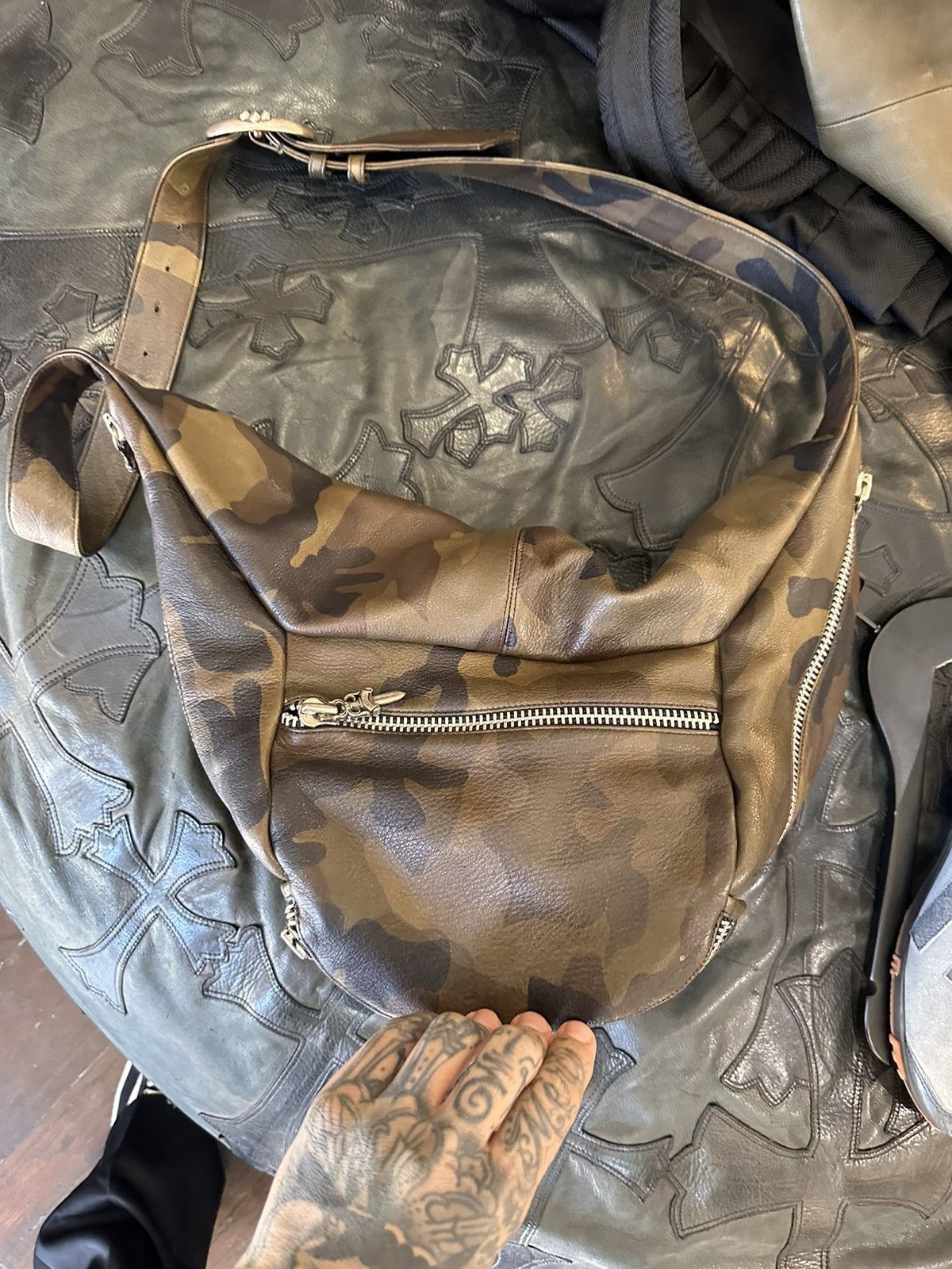Chrome Hearts CHROME HEARTS XXL CAMO SNAT GUNSLINGER BAG Size ONE SIZE - 2 Thumbnail