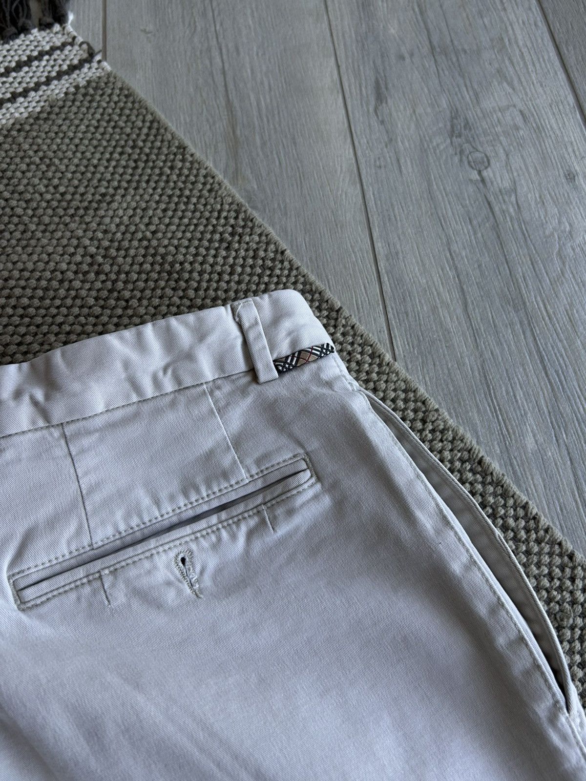 Burberry Burberry Chino Shorts Men’s Size: (32) Size US 30 / EU 46 - 7 Thumbnail