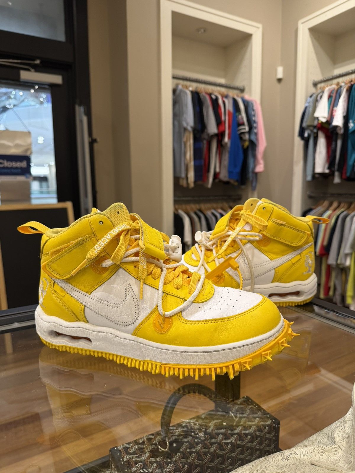 Nike × Off-White Off-White x Nike Air Force 1 Mid SP ‘Varsity Maize’ Size US 9 / EU 42 - 1 Thumbnail