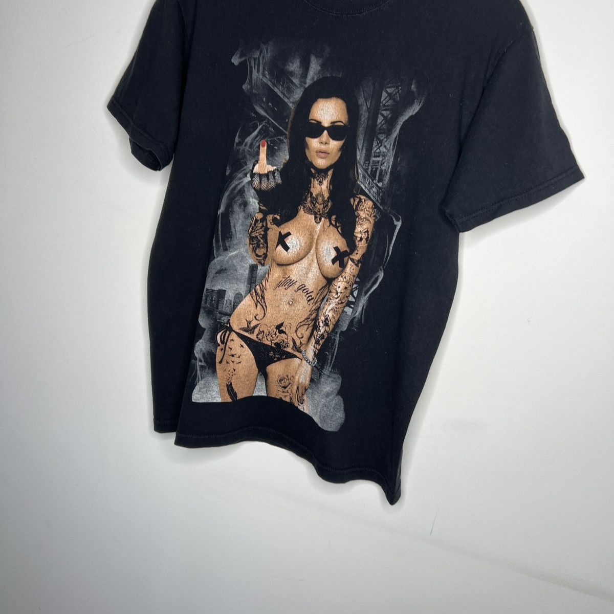 Band Tees × Vintage Vintage Tshirt Y2K Boobs Sexy Chick Girl Ass Full Print Size US M / EU 48-50 / 2 - 2 Thumbnail