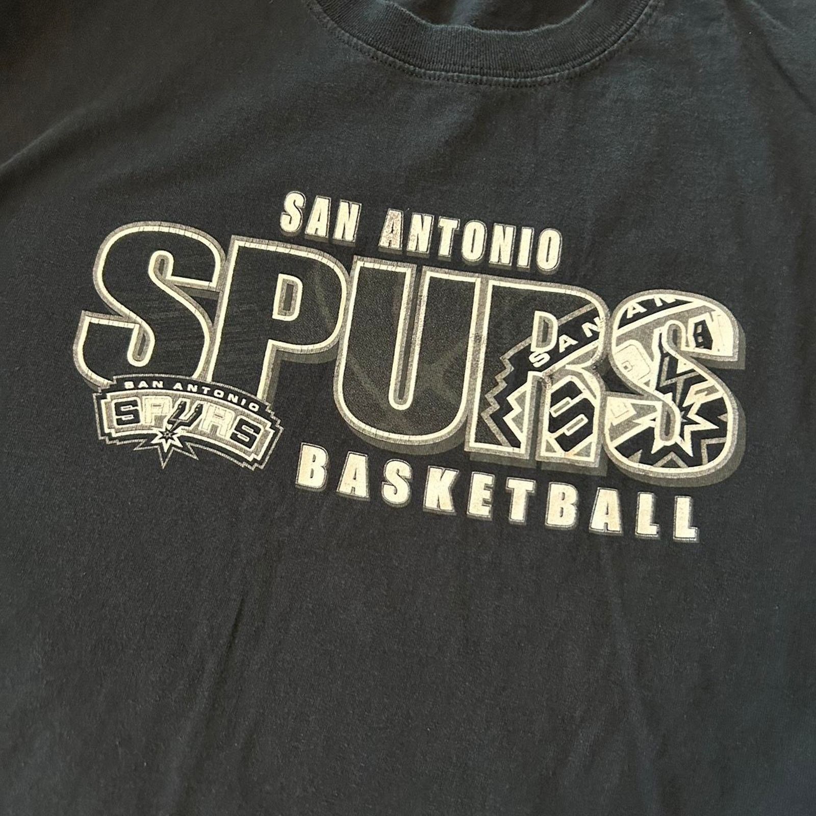 NBA Vintage nba spurs graphic tee Size US XL / EU 56 / 4 - 2 Thumbnail