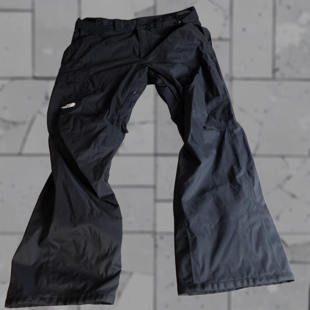The North Face VINTAGE The North Face Pants 2XL Black NF0a5abv Mens Regular 30in Straight Zip Nylon Logo Seasonal Winter Spring Summer Travel Casual} Size US 39 - 1 Thumbnail