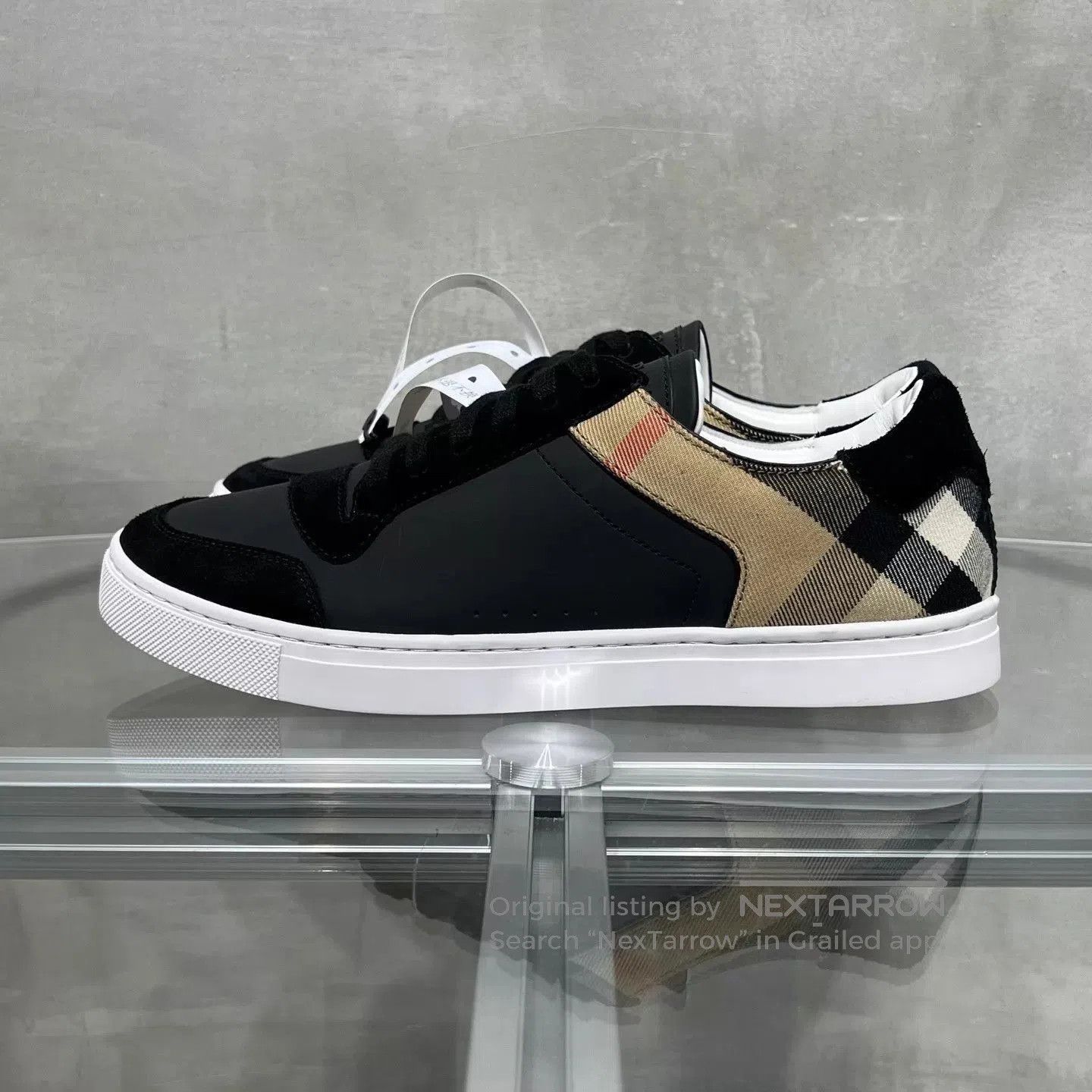 Burberry Black Low-Top Sneakers Size 9. Size US 9 / EU 42 - 3 Thumbnail