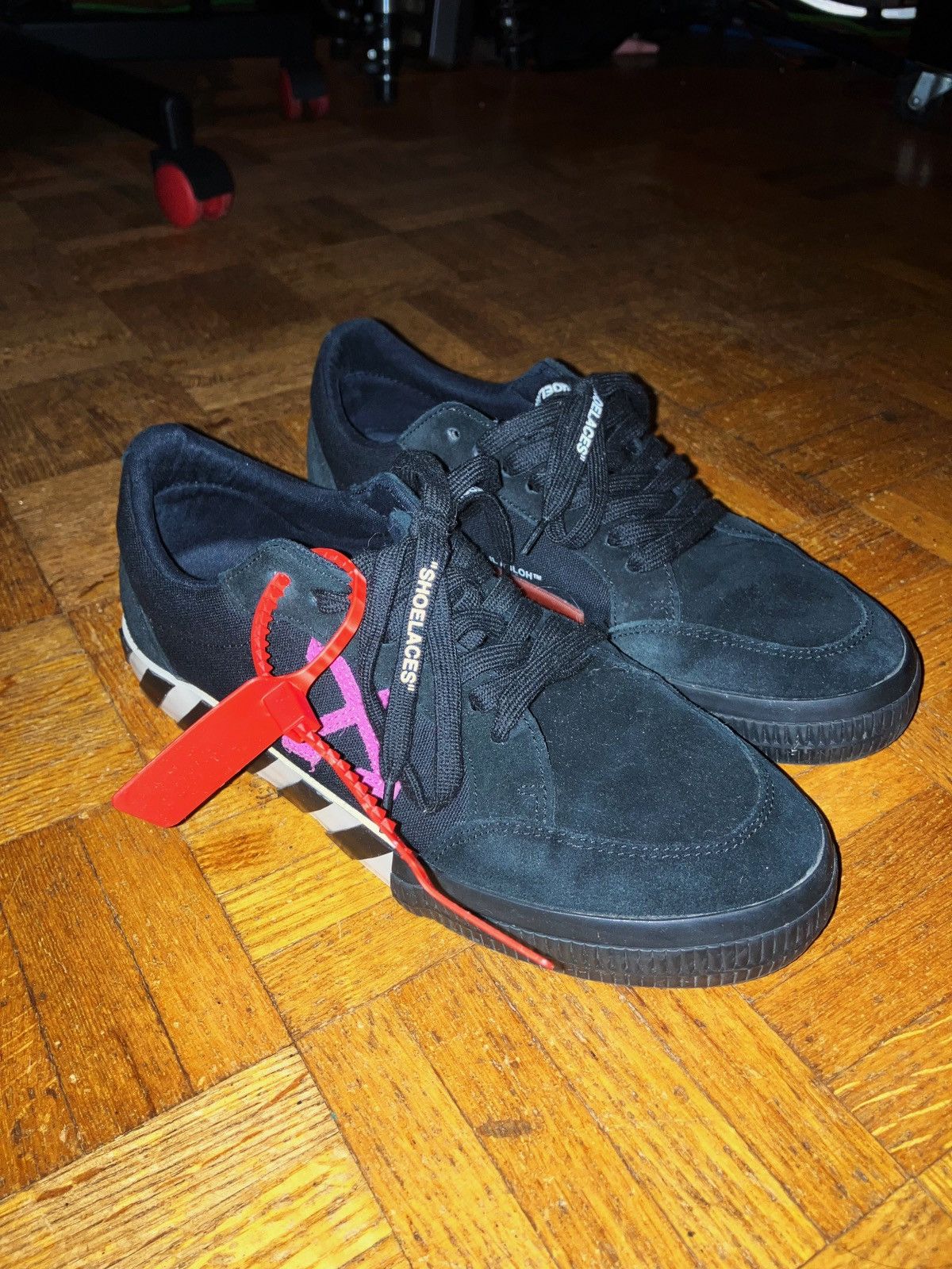 Off-White Off-White Vulcan Low Top Sneakers Size 9 Size US 9 / EU 42 - 1 Thumbnail