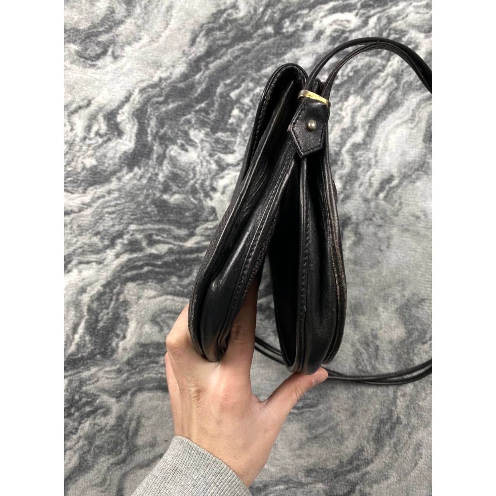 Yves Saint Laurent Yves Saint Laurent YSL Shoulder Bag Metal Logo Women Black Small Leather Gold-Plated Hardware Size ONE SIZE - 5 Thumbnail
