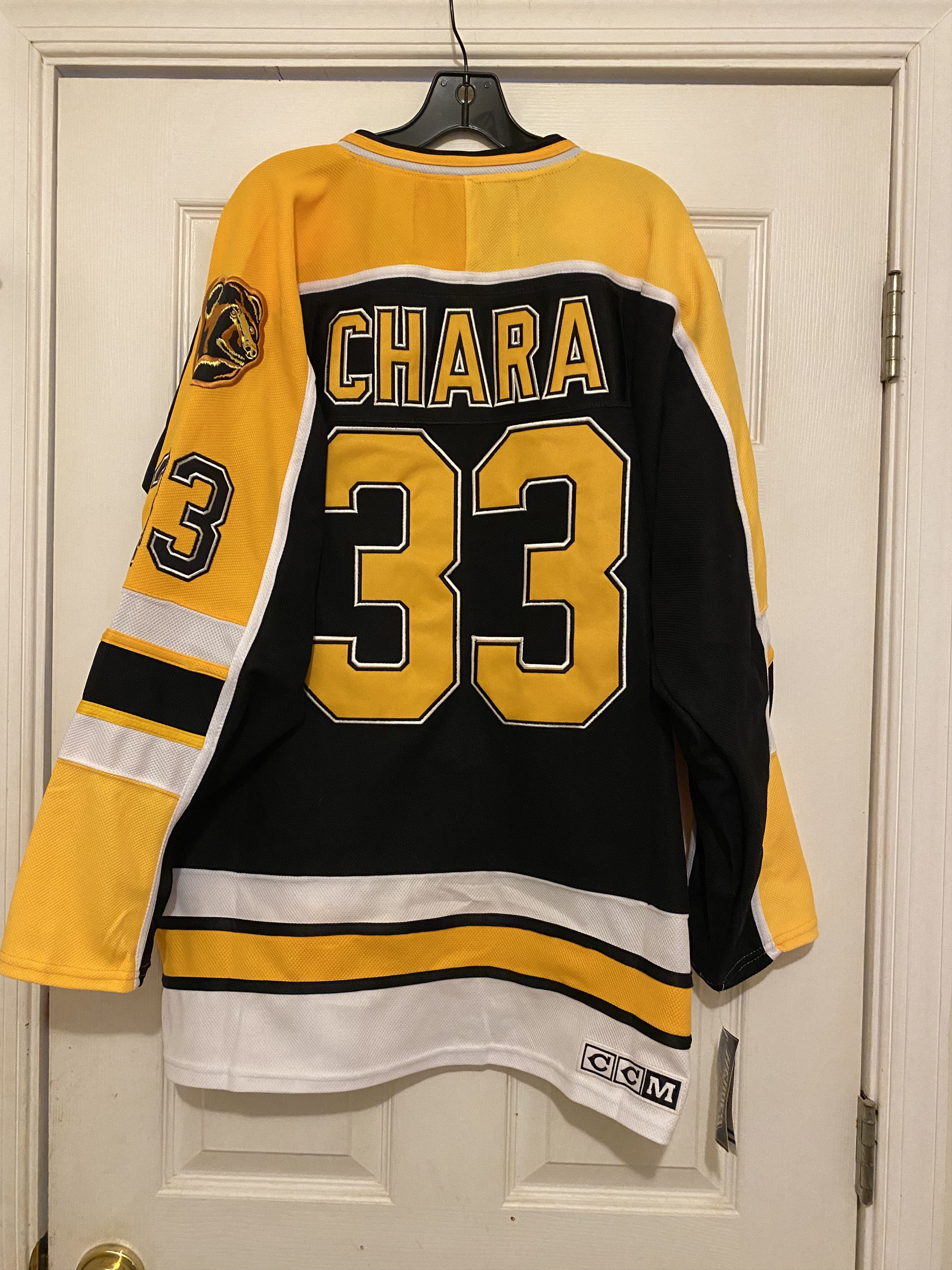 Ccm Boston Bruins Zdeno Chára jersey 33 ccm Size US L / EU 52-54 / 3 - 3 Thumbnail