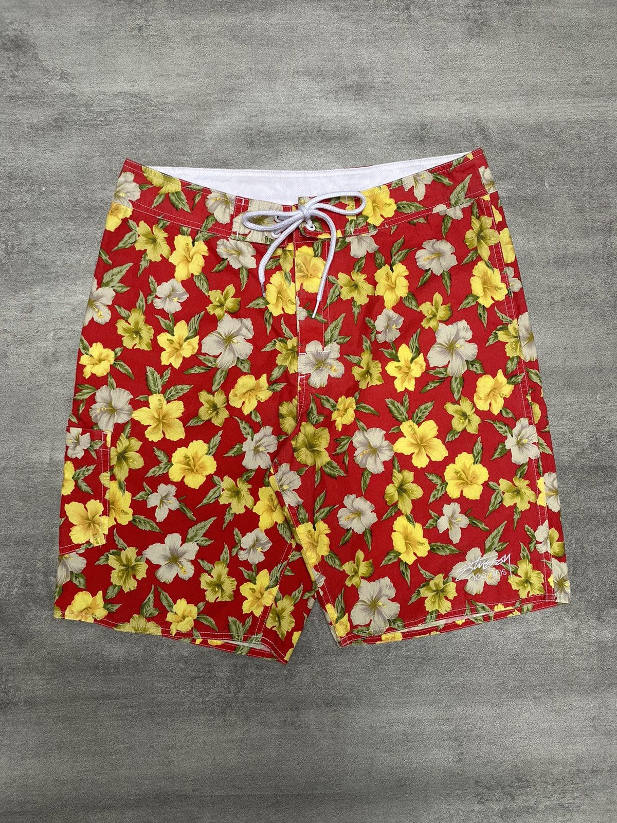 Stussy × Vintage Vintage Stussy Flower Board Short Size US 32 / EU 48 - 1 Thumbnail