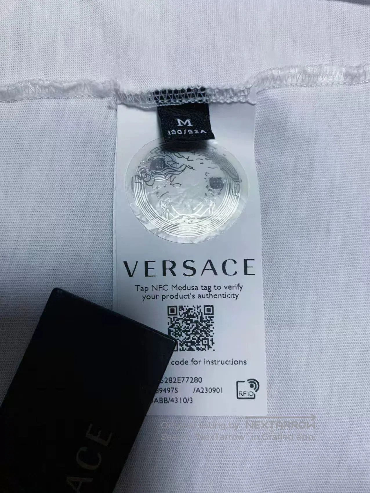 Japanese Brand Versace Men's Medusa Logo T-shirt. Size US M / EU 48-50 / 2 - 6 Thumbnail