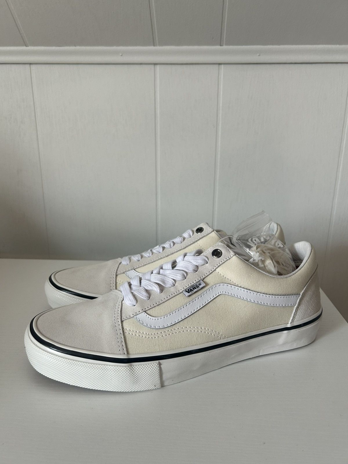 Palace Palace x Vans Old Skool White Size US 10.5 / EU 43-44 - 2 Thumbnail