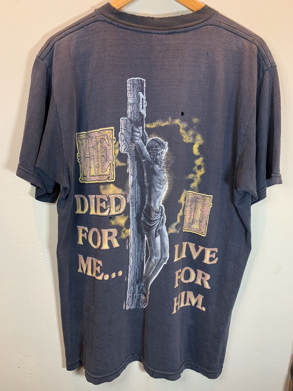 Vintage *RARE* Vintage Jesus He Died For Me Christ Faded Art Shirt L Size US L / EU 52-54 / 3 - 1 Thumbnail