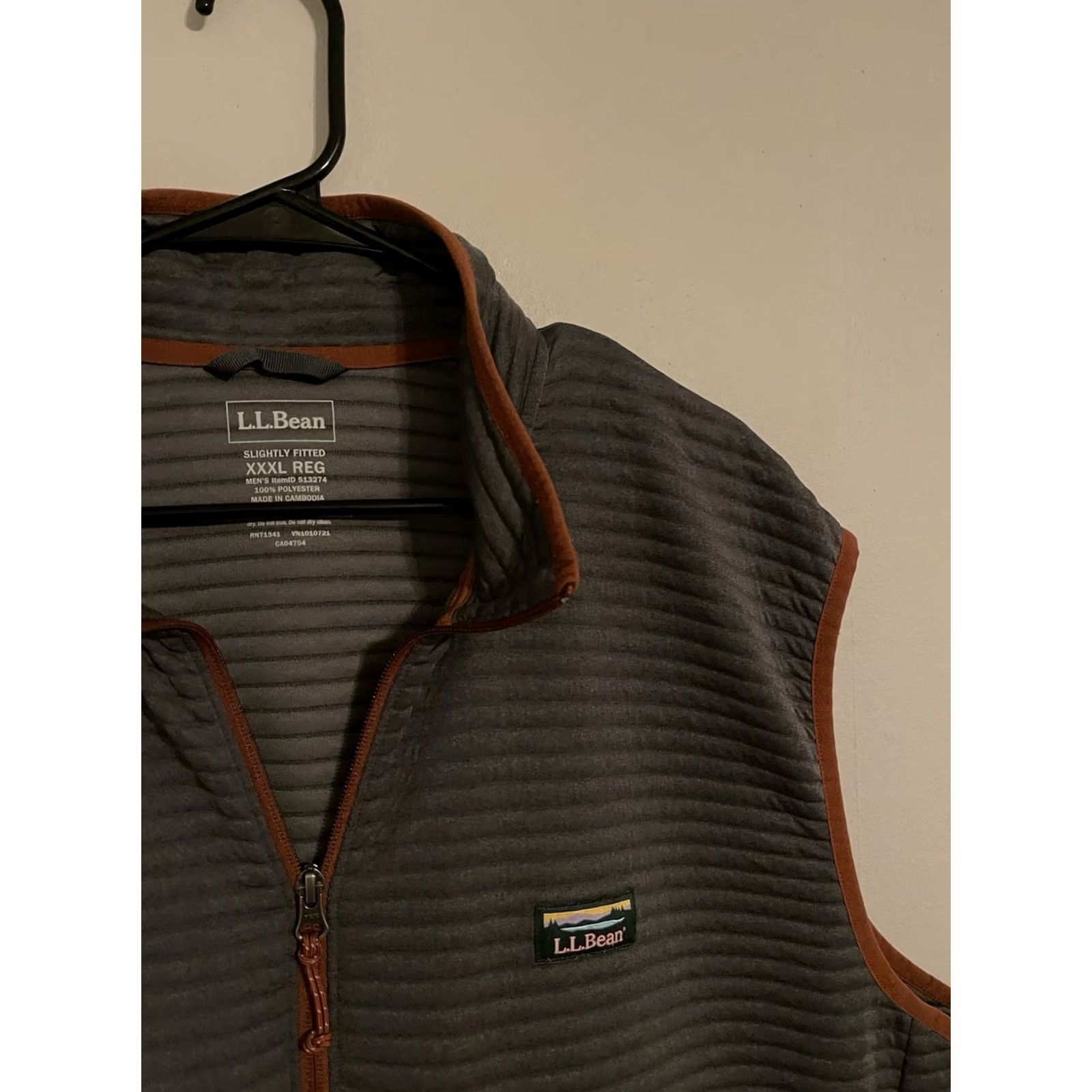 Vintage L.L. Bean Airlight Vest Platinum Slightly Fitted Full Zip Jacket- Men's XXXL Reg 3XL Gray Quilted Full Zip Vest Mens Size US XXL / EU 58 / 5 - 2 Thumbnail