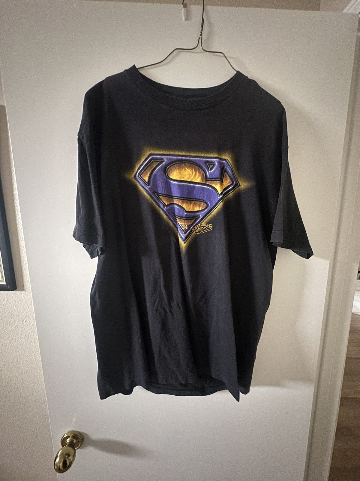 AAA Vintage 90s Shaquille “Shaq” O’Neal Superman Graphic Tee Size US XL / EU 56 / 4 - 1 Thumbnail