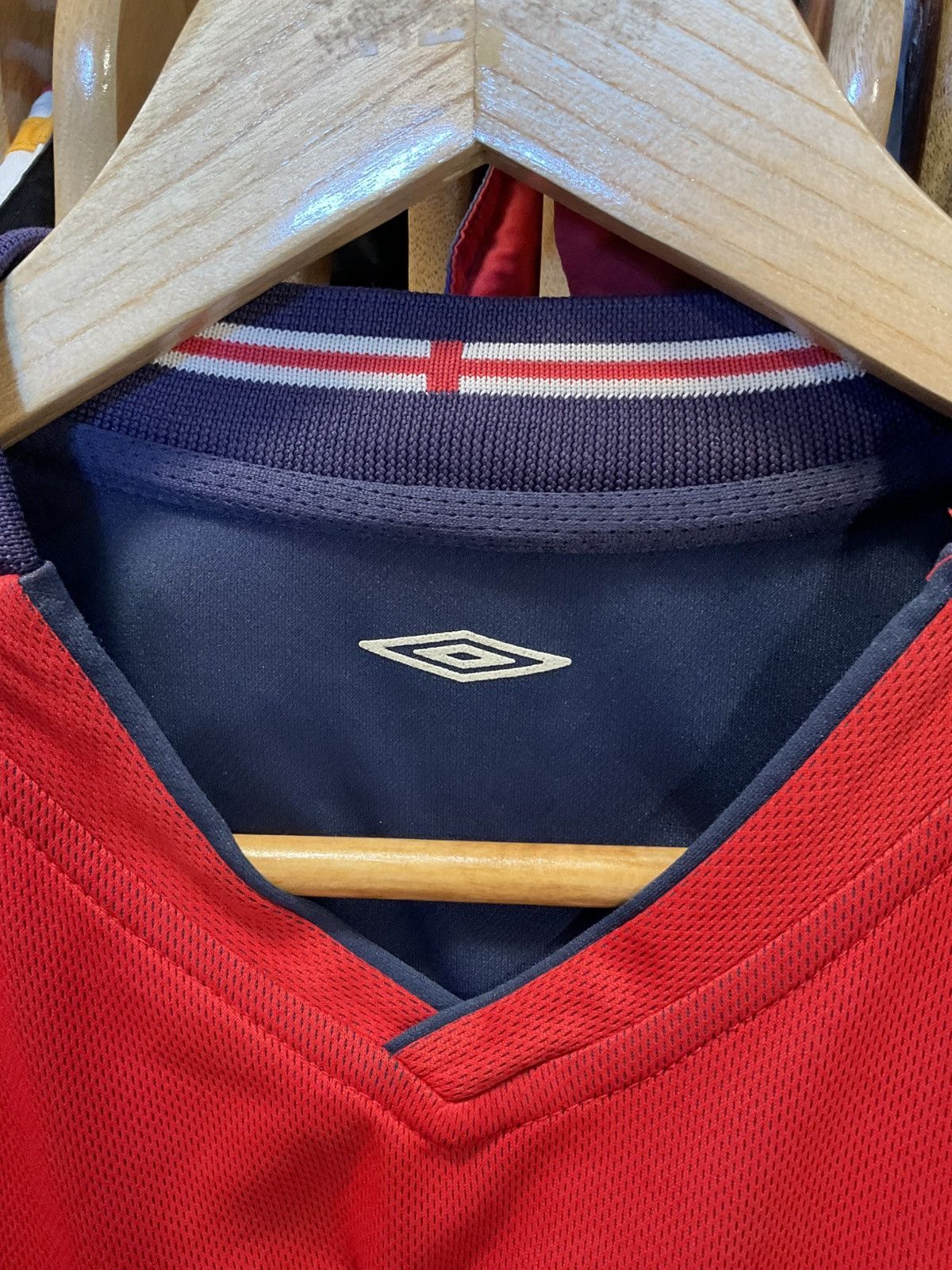 Umbro Vintage 2002-2003 England Football Long Sleeves Away Kit Size US L / EU 52-54 / 3 - 4 Thumbnail