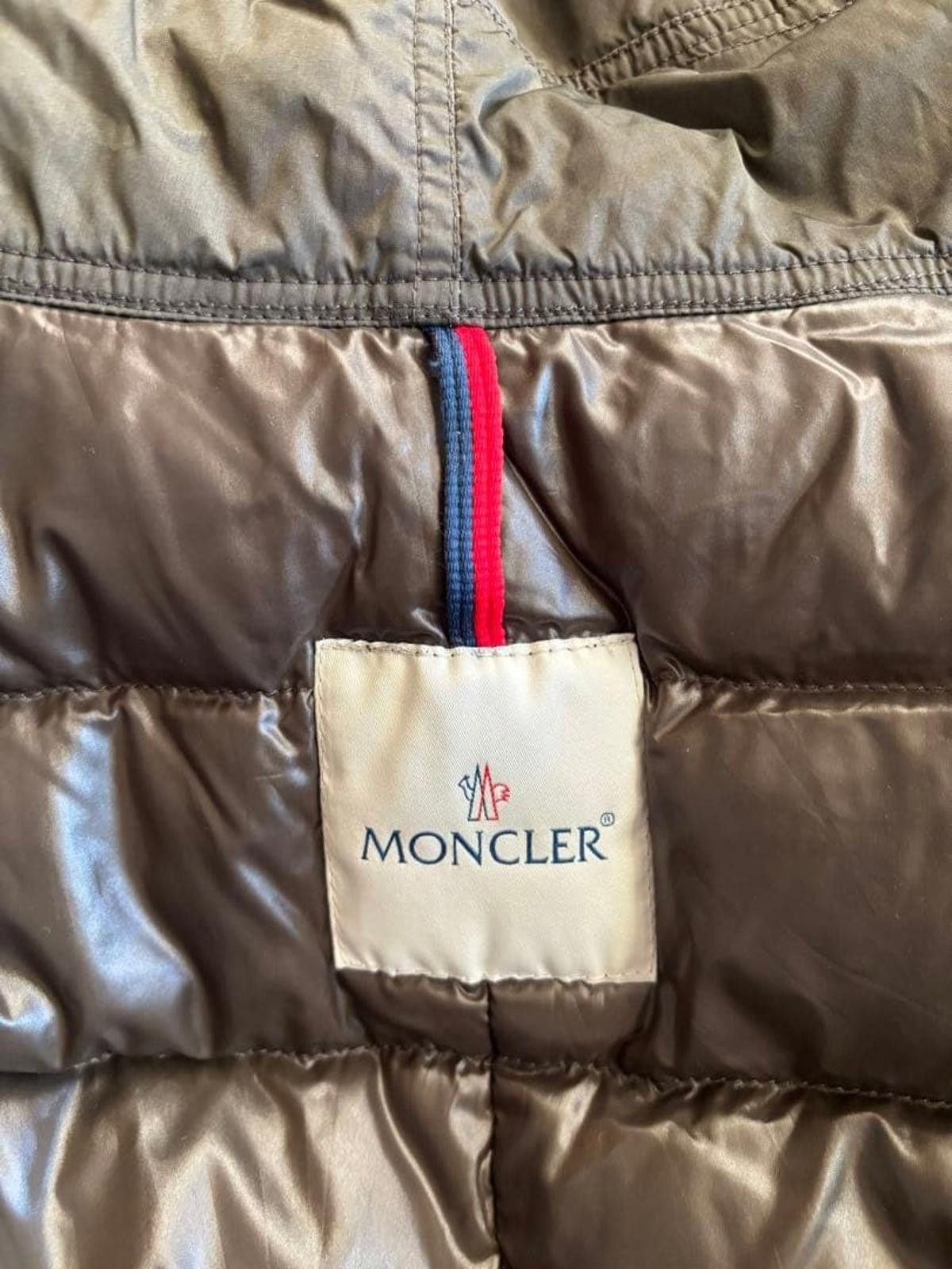 Moncler Moncler - Women's Parka with Fur Hood Size M / US 6-8 / IT 42-44 - 5 Thumbnail