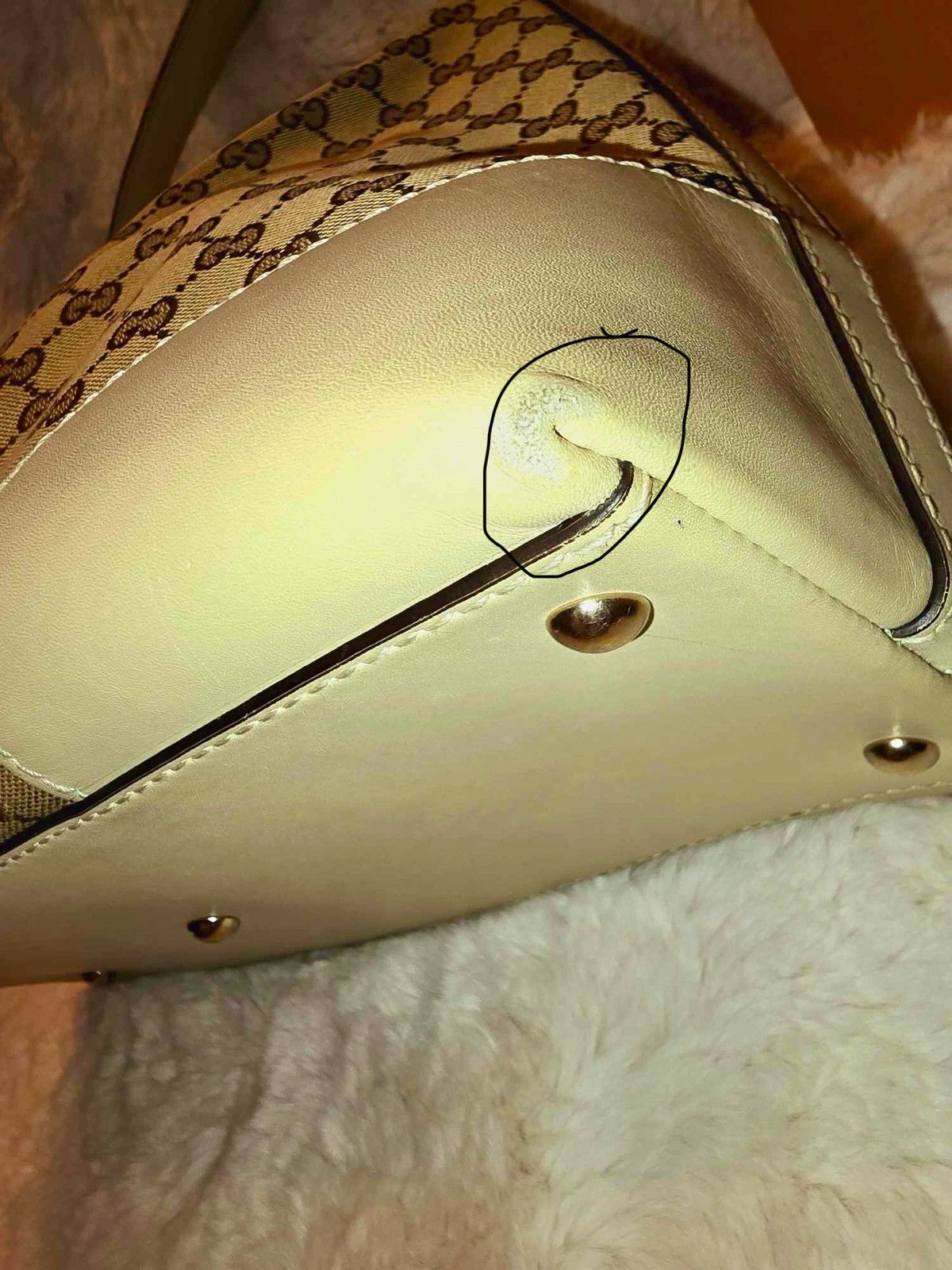 Gucci Gucci Handbag in very good condition. Size ONE SIZE - 3 Thumbnail