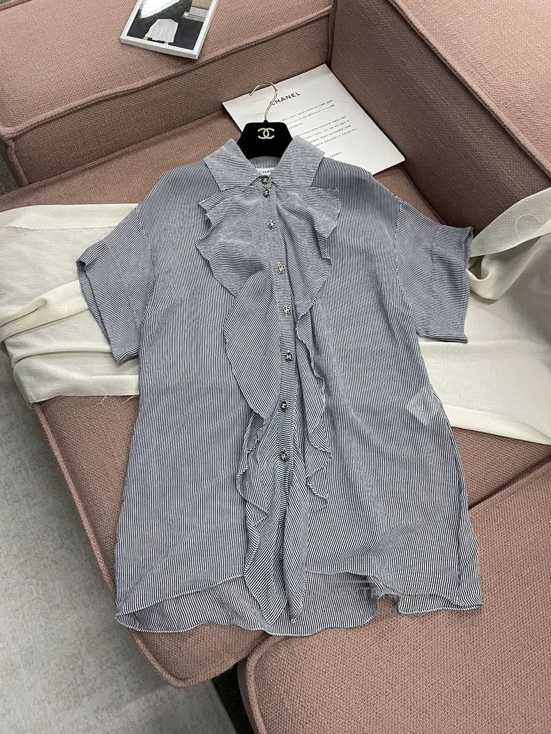Chanel Gray striped wooden ear shirt short sleeves