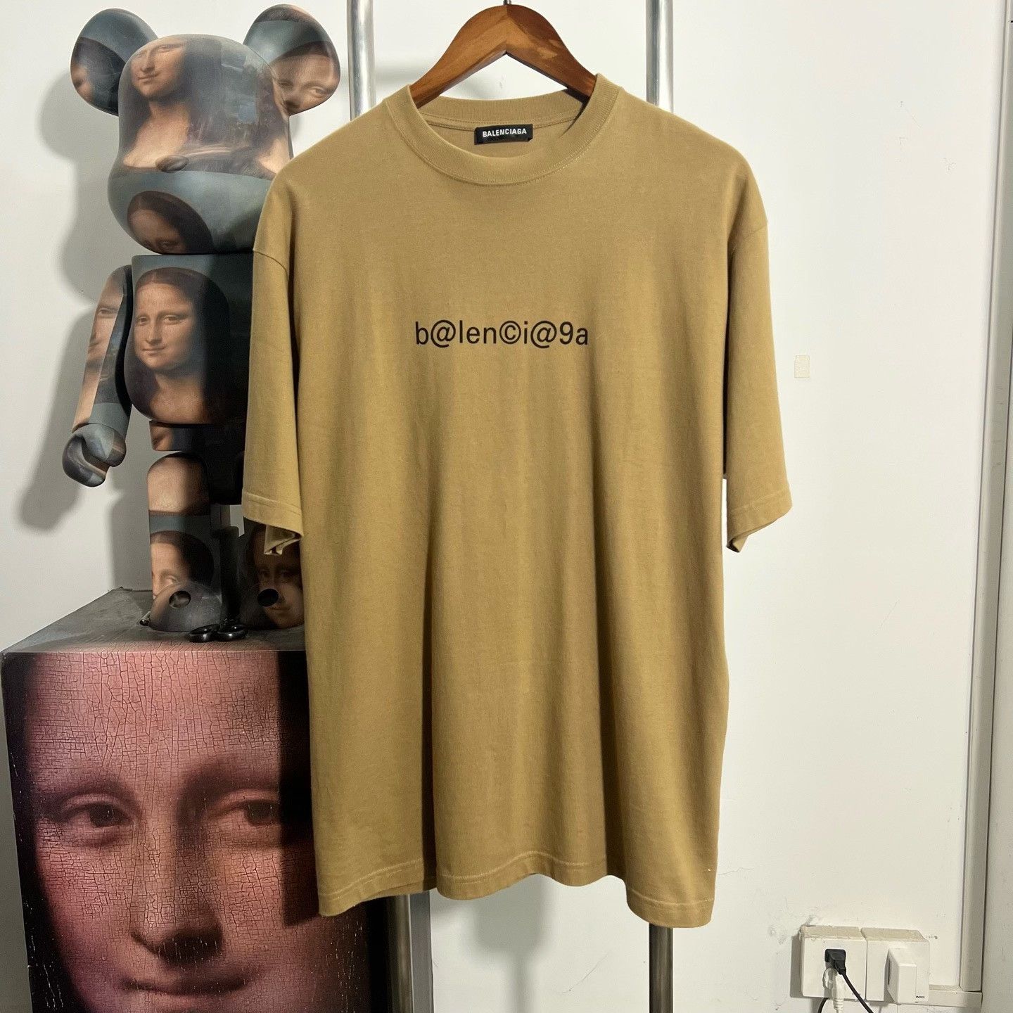 Balenciaga Balenciaga Retro T-Shirt xxs Men Size US XXS / EU 40 - 1 Thumbnail