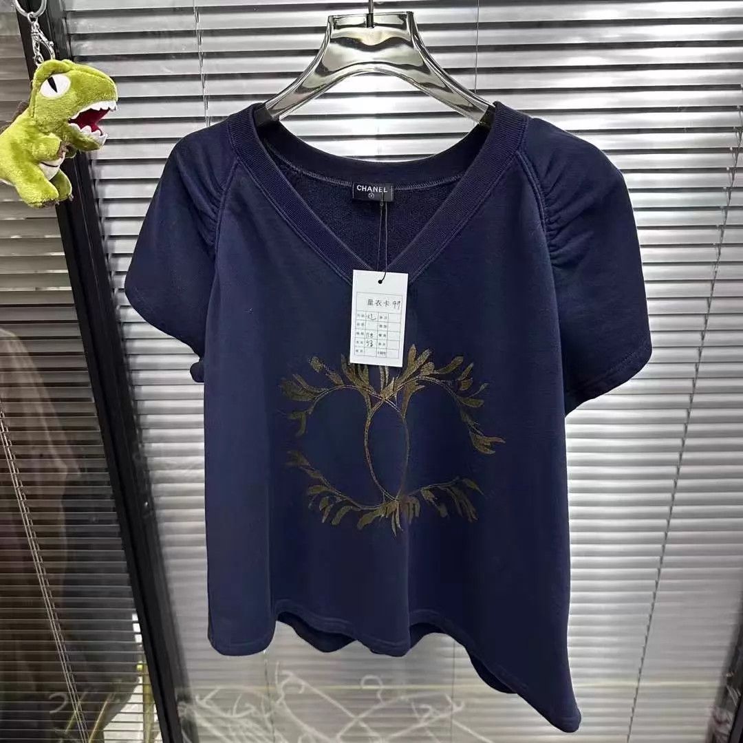 Chanel Chanel 99 New CC SS Tee XL Size XL / US 12-14 / IT 48-50 - 1 Thumbnail