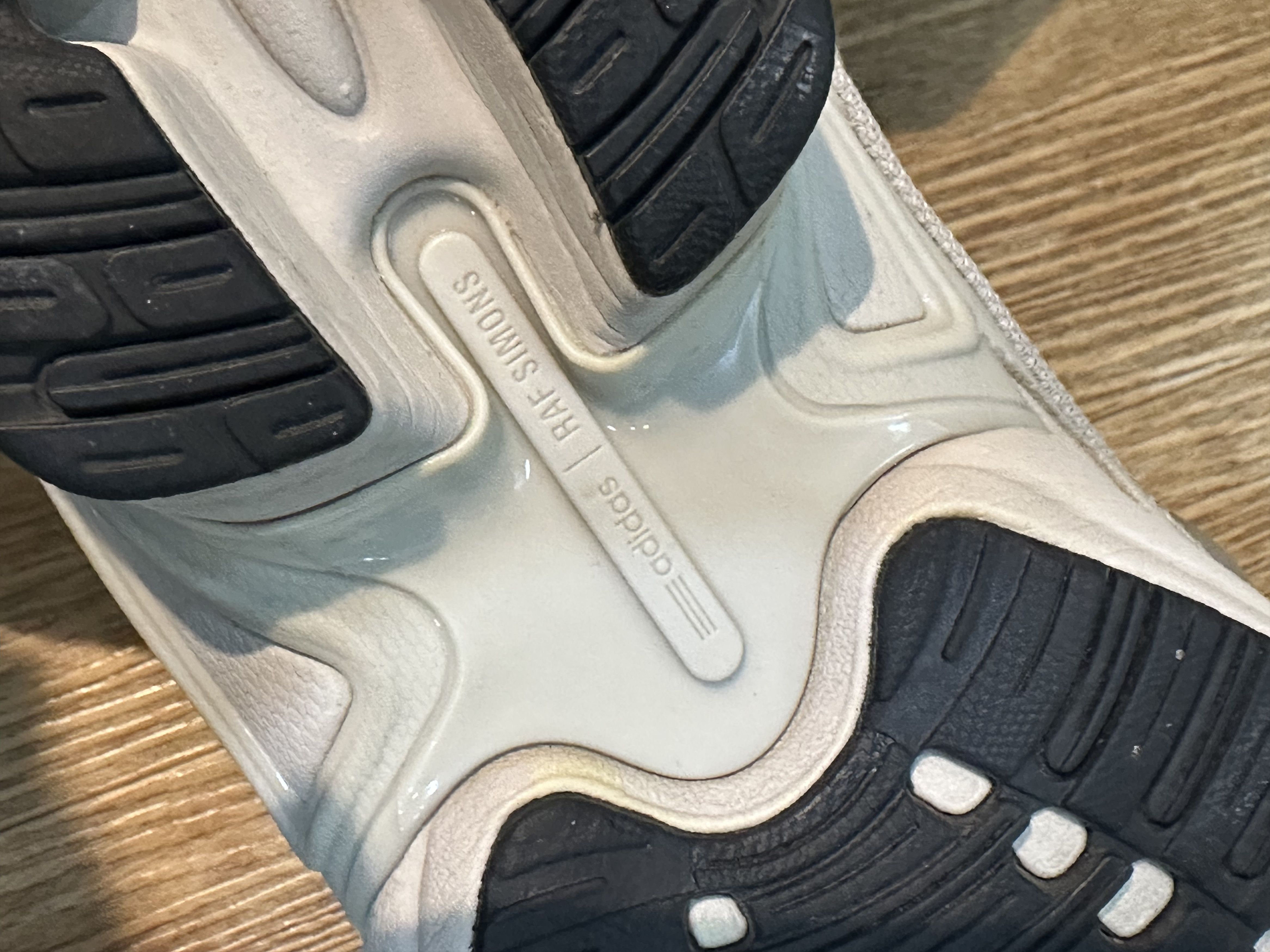 Adidas × Raf Simons raf simons x adidas Ozweego Size US 8.5 / EU 41-42 - 17 Thumbnail