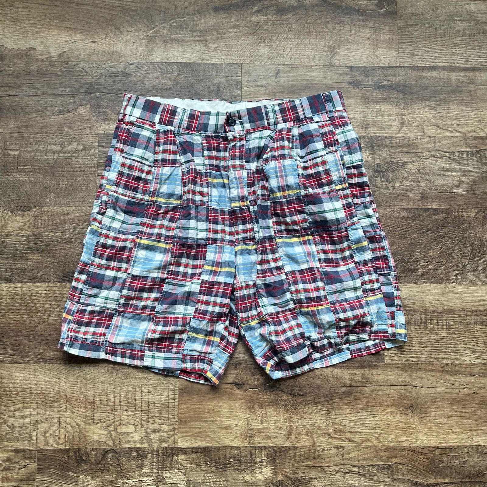 Jos. A. Bank Jos. A. Bank Craftcore Patchwork Shorts Mens size 36 Size US 36 / EU 52 - 1 Thumbnail