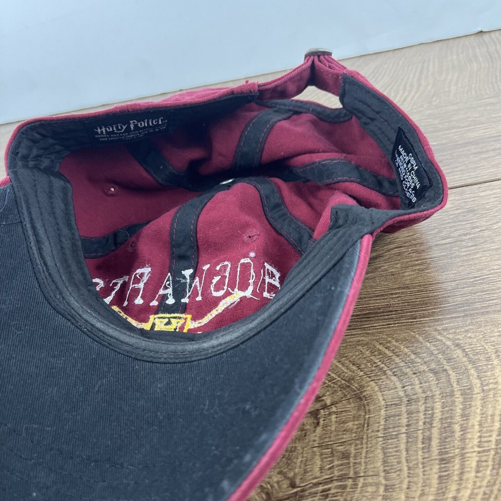 Other Harry Potter Hat Hogwarts Alumni Hat Red Adjustable Hat Red Size ONE SIZE - 16 Thumbnail
