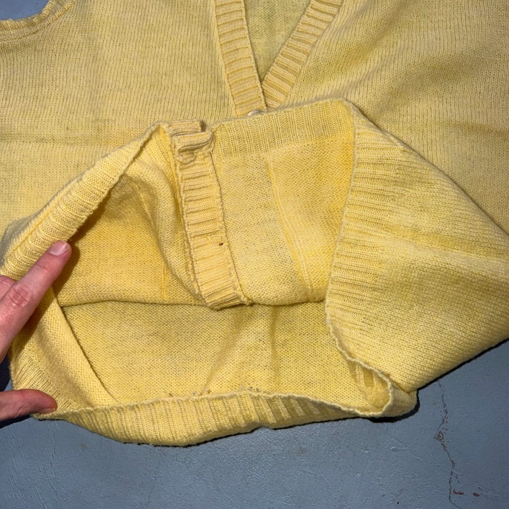 Vintage VTG 1960s 1970s Wool Cardigan Sweater Rockabilly Womens Mod Knit Yellow Vest Size M / US 6-8 / IT 42-44 - 6 Thumbnail