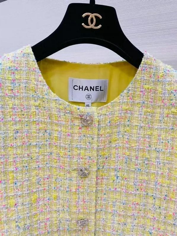 Chanel Chanel 24C early spring yellow soft clay knitted jacket Size M / US 6-8 / IT 42-44 - 4 Thumbnail