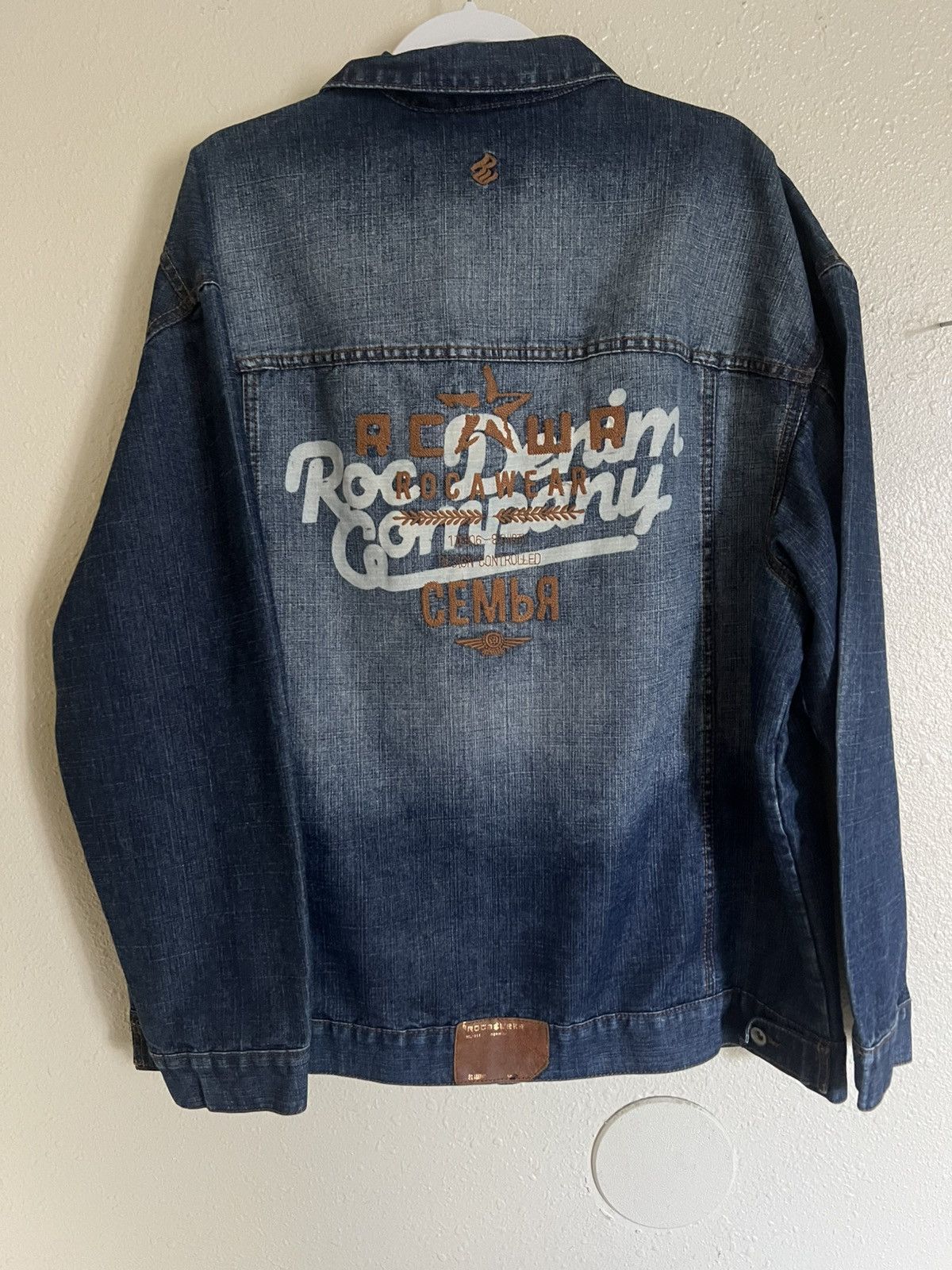 Rocawear × Vintage Vintage Rocawear Denim Jacket Size US XXL / EU 58 / 5 - 2 Thumbnail