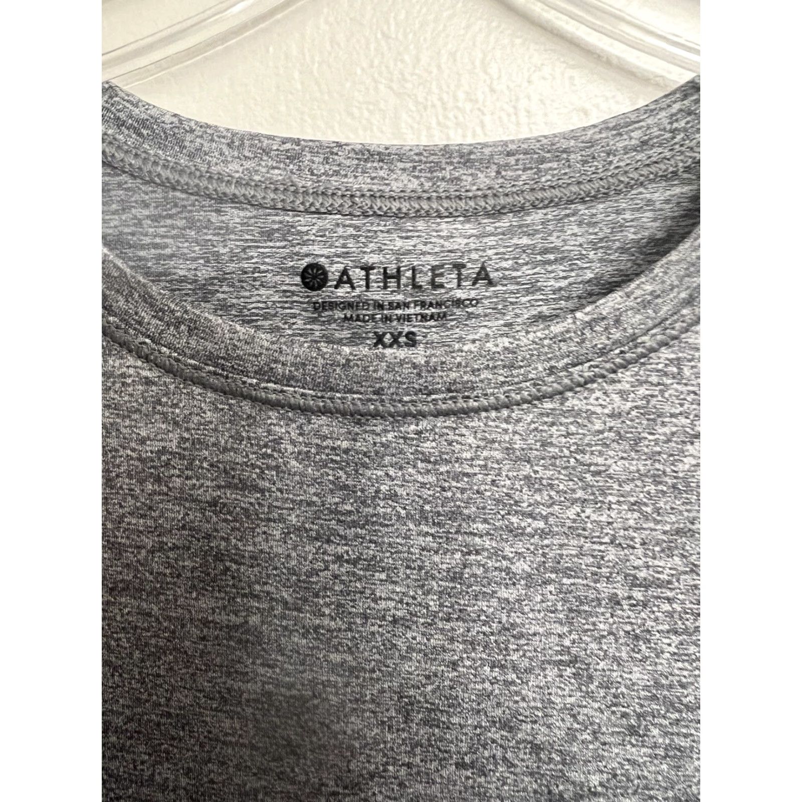 Athleta Athleta Foothill Split Back Sleeveless Top Womens XXS Gray Tank Pullover Crew Neck Activewear 2XS Back Split Size XXS / US 00 / IT 34 - 3 Thumbnail