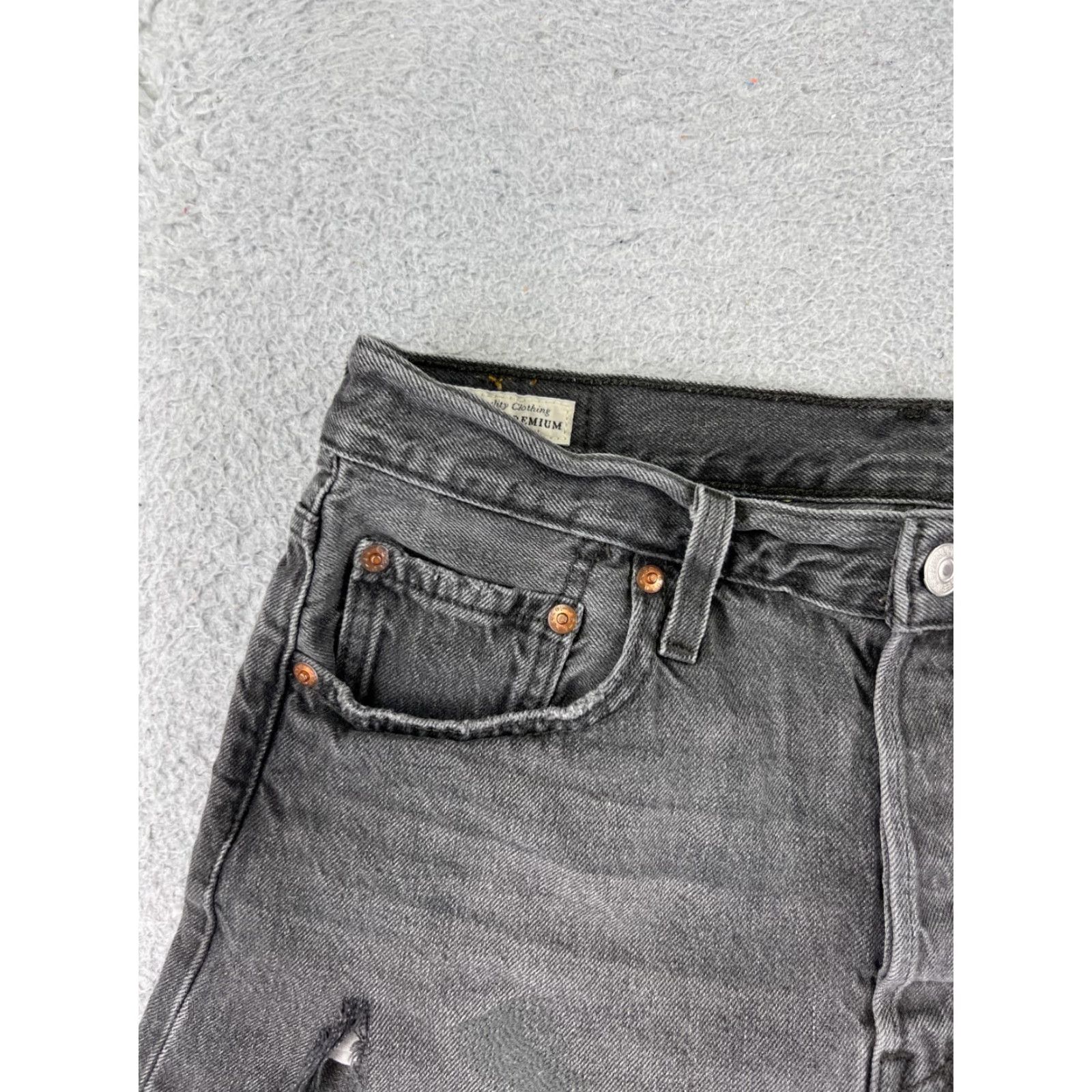 Levi's Levis Womens Black Denim Cut-Off Shorts 28 Zip Fly 501 Big E 501 Classic Stretch 2 Inseam Jeans Short Size 28" / US 6 / IT 42 - 4 Thumbnail