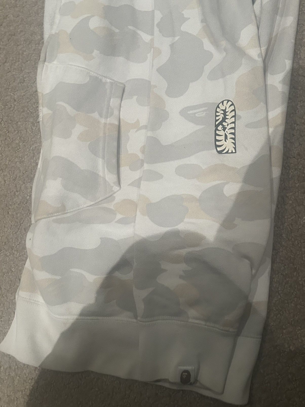 Bape Bape full zip tiger shark camo hoodie glow in the dark Size US M / EU 48-50 / 2 - 9 Thumbnail