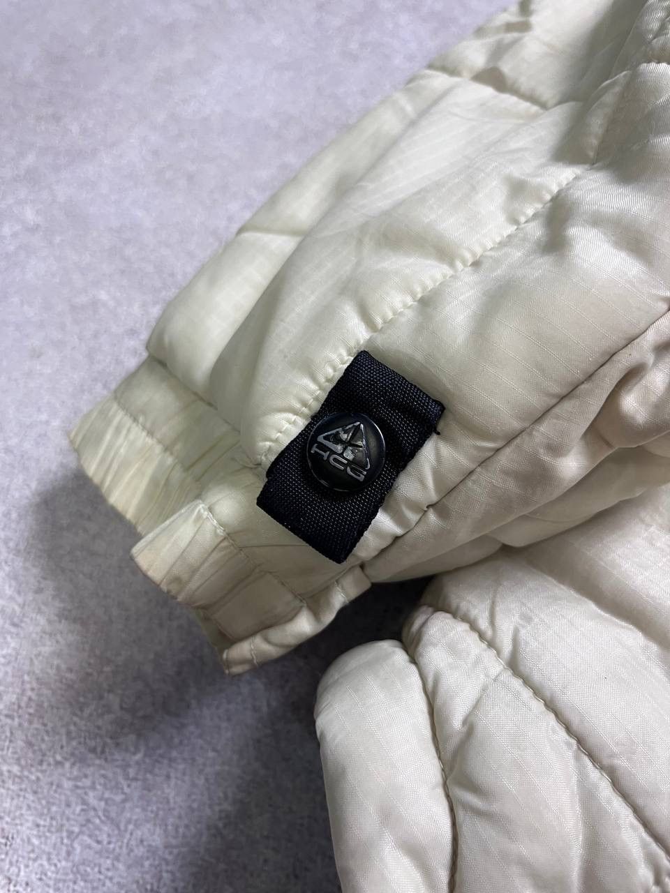 Nike ACG Vintage Nike ACG Winter Down Puffer Jacket Y2K L Size US L / EU 52-54 / 3 - 8 Thumbnail