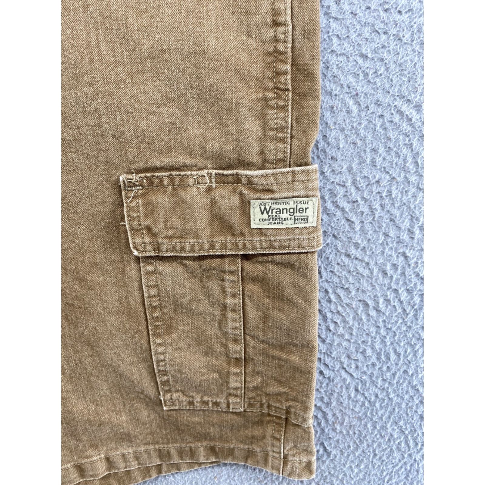 Wrangler Wrangler Hero Cargo Shorts Mens Brown 100% Cotton Canvas 60LGWDF Size 38 Size US 38 / EU 54 - 2 Thumbnail