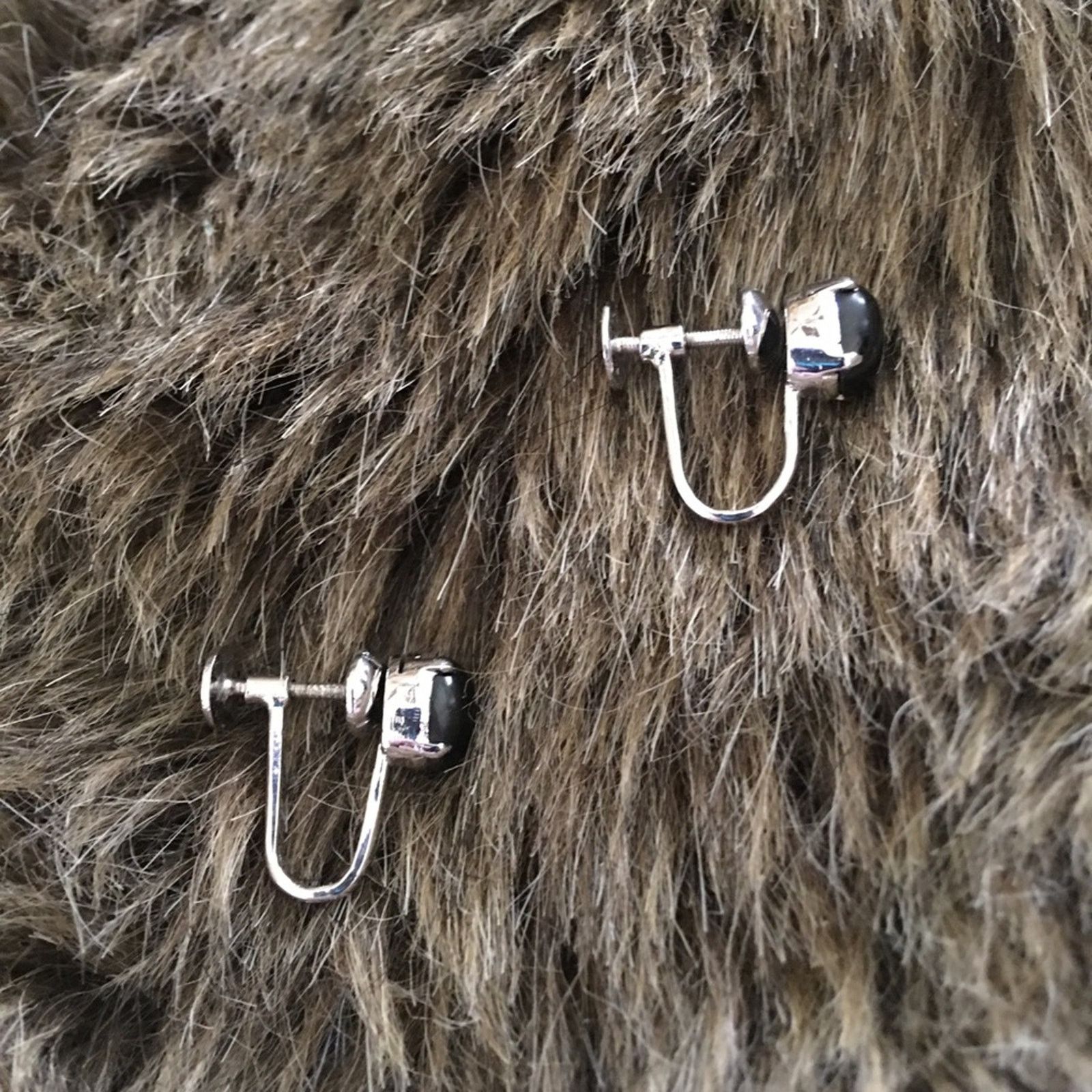 Vintage Vintage 50s black cabochon silver screw backs Size ONE SIZE - 2 Thumbnail