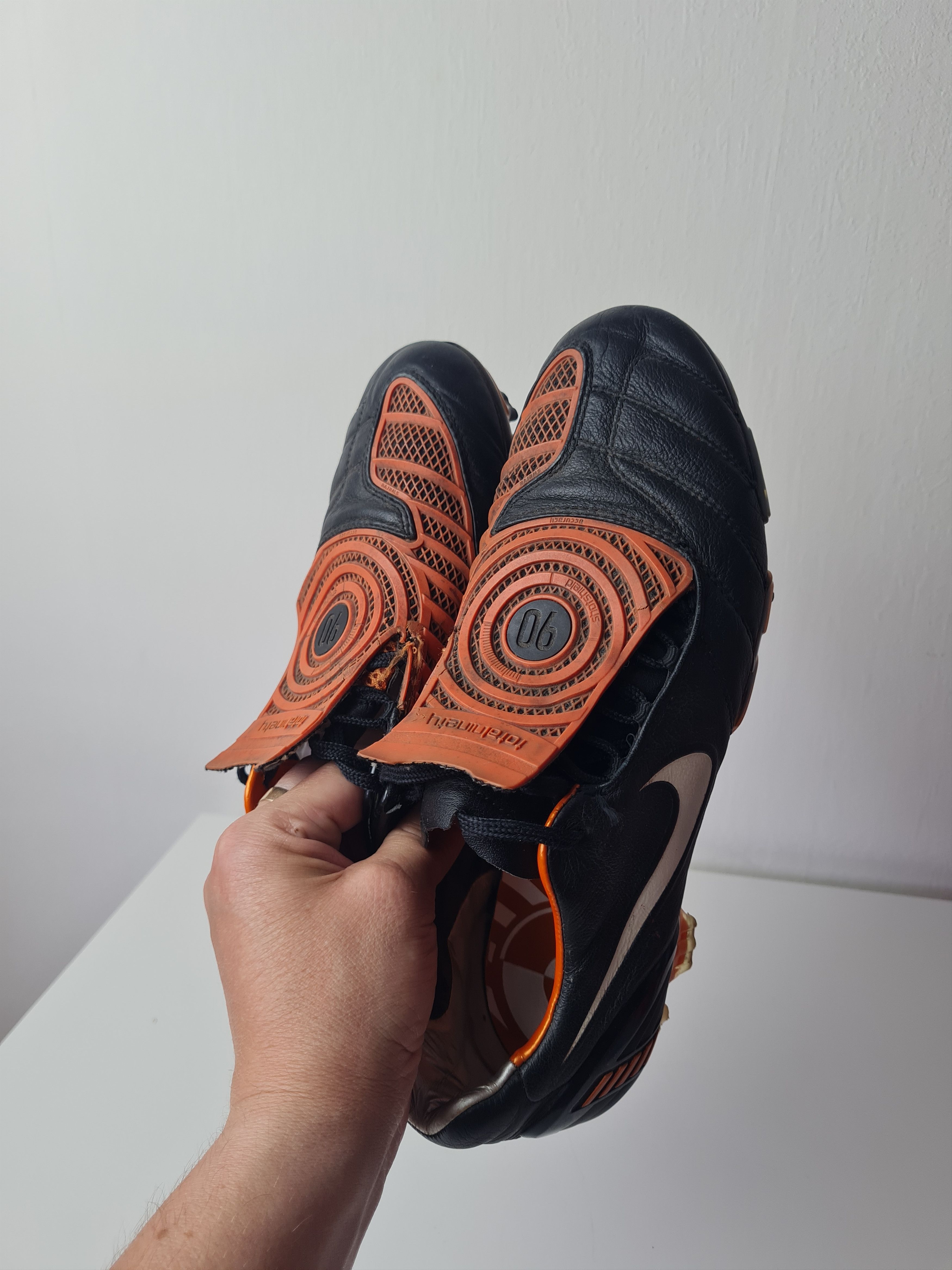Nike Football Soccer Cleats NikeTotal 90 Laser Black Orange Size US 8 / EU 41 - 6 Thumbnail