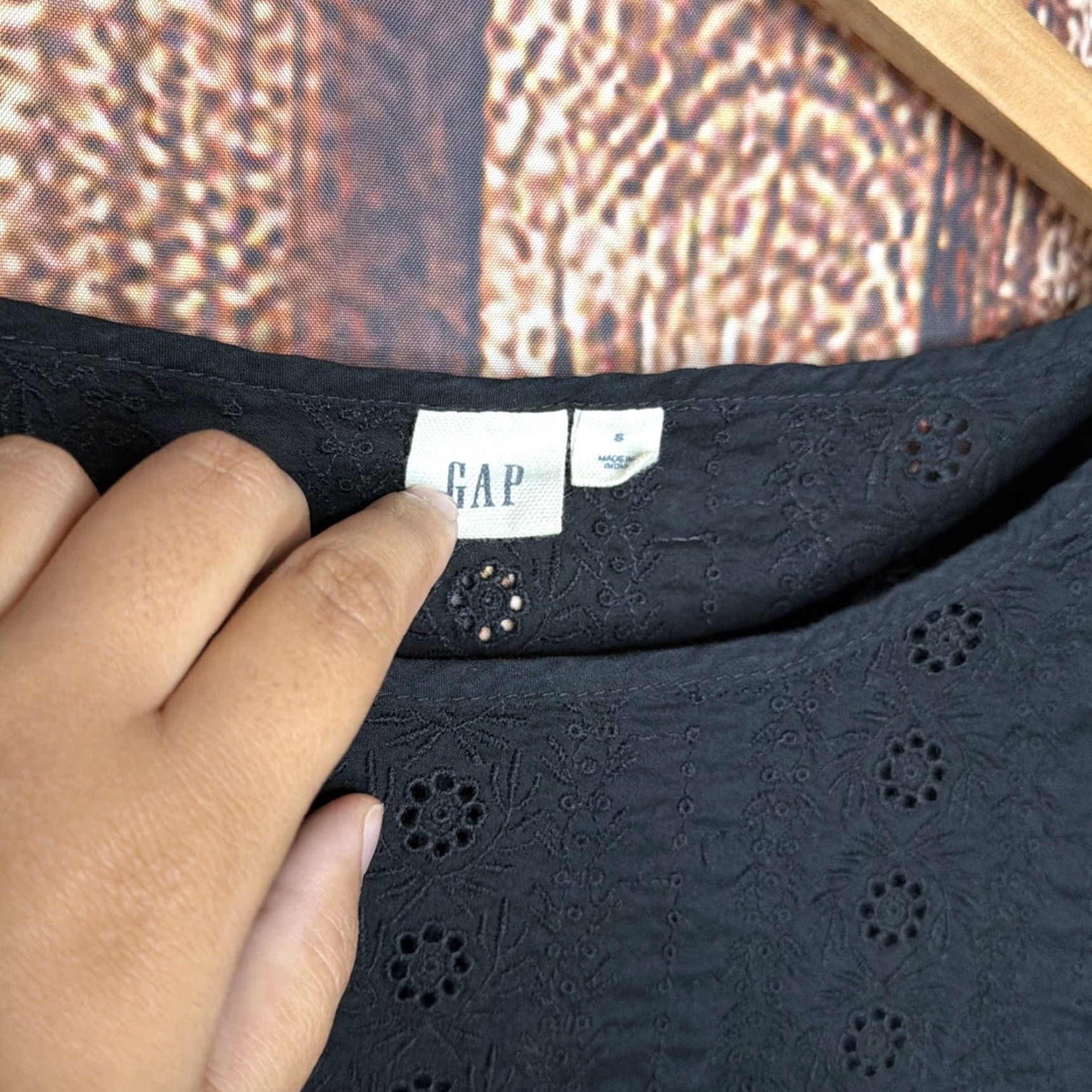 Gap GAP Blouse Shirt Black Eyelet Embroidered 3/4 Sleeve Crochet Trim Women's S Boho Chic Casual Top Size S / US 4 / IT 40 - 3 Thumbnail