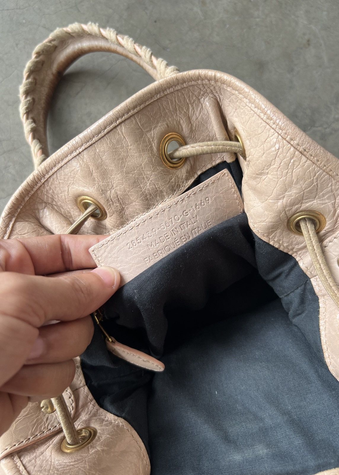 Balenciaga Balenciaga - Motocross Giant 21 Pompon Leather Bucket Bag Size ONE SIZE - 13 Thumbnail