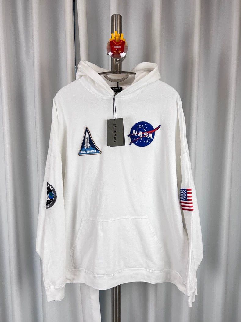 Balenciaga Balenciaga Co-branded Tapestry Embroidered Hoodie White Size US XS / EU 42 / 0 - 1 Thumbnail