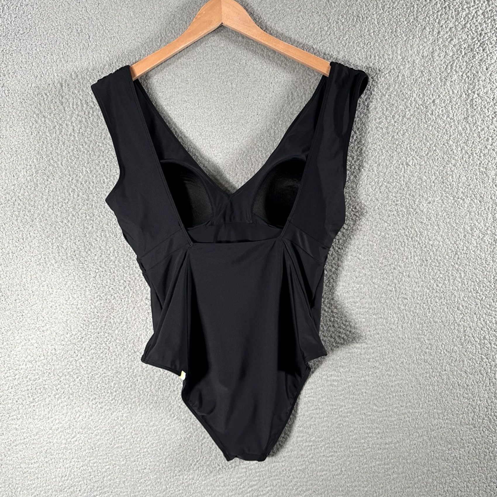 Vintage Summersalt One Piece Bathing Suit Women 12 Black Ruched Backflip Swimwear Solid Pattern Tank Top Wide Strap Beach Vacation Resort Womens Size XL / US 12-14 / IT 48-50 - 2 Thumbnail