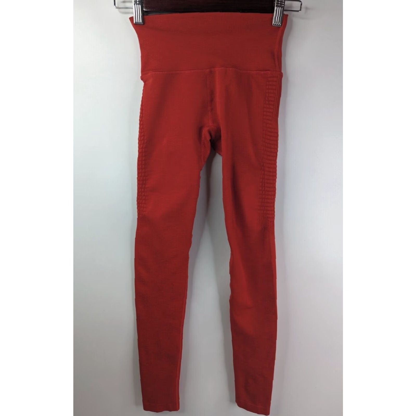Vintage Alphalete Red Seamless Halo Leggings XS Leggings Women XS Red Seamless Halo Size 26" / US 2 / IT 38 - 3 Thumbnail