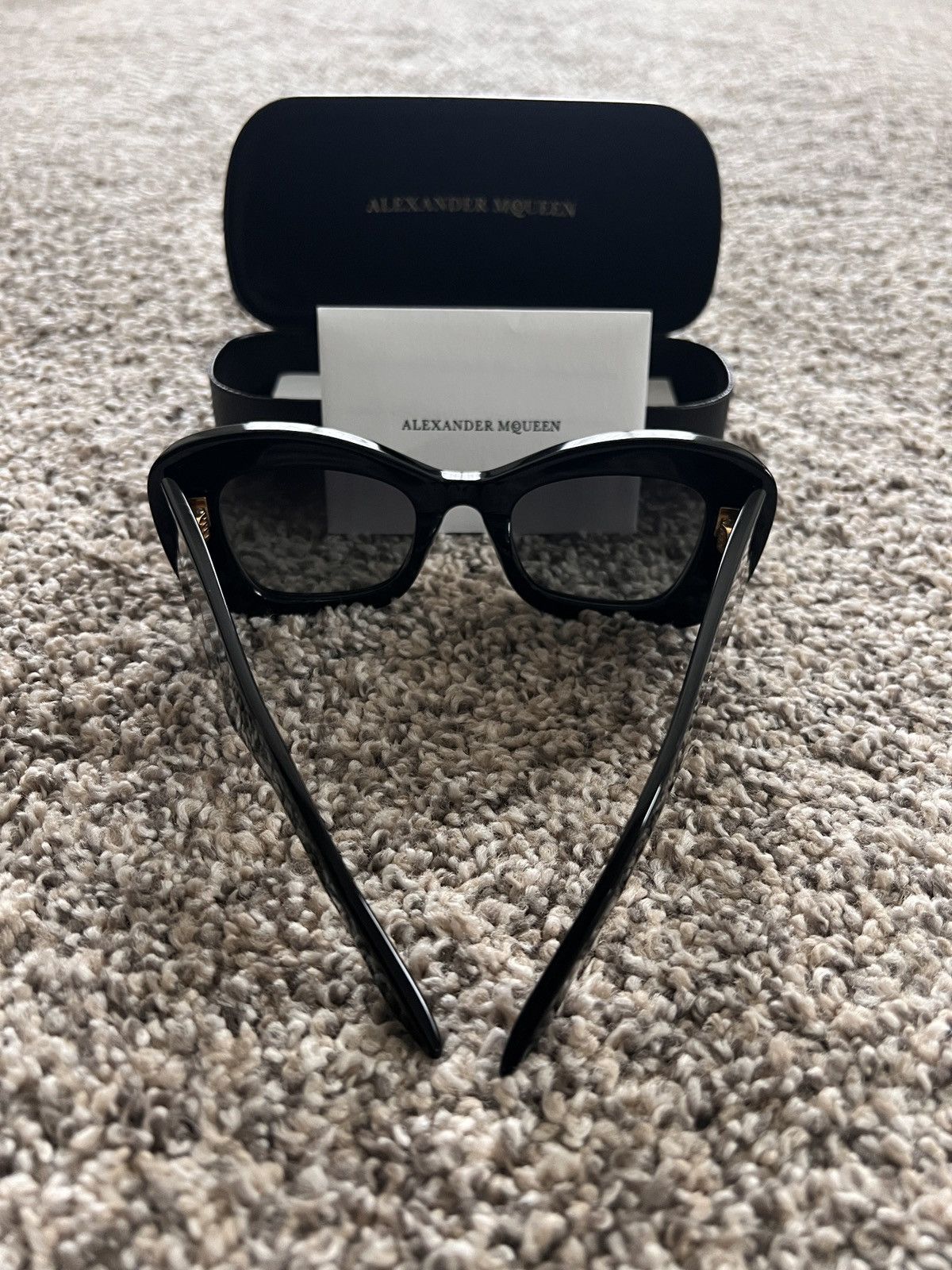 Women's Bold Cat-Eye Sunglasses in Black