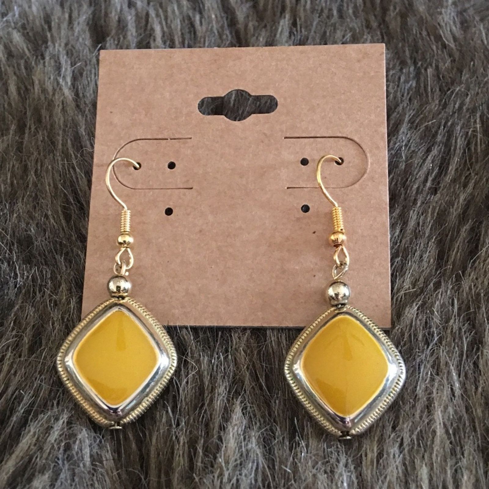 Jewelry Mustard yellow gold tone diamond disc earrings Size ONE SIZE - 2 Thumbnail