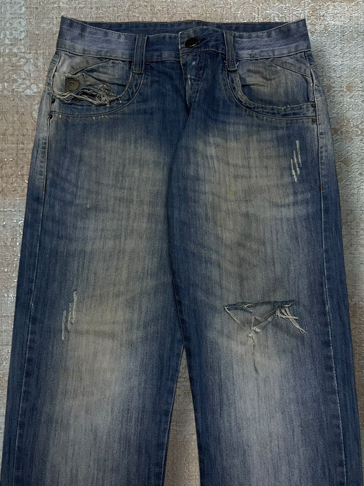 Japanese Brand Vintage 1990s Designer Republica Distressed Mudwash Denim Size US 31 - 4 Thumbnail