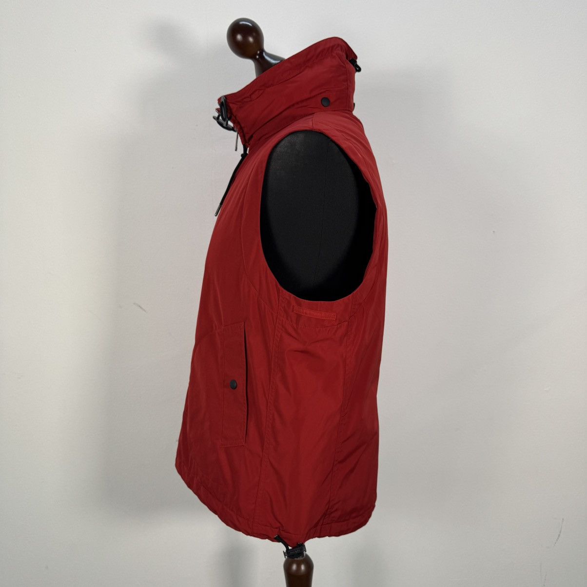 Burberry BURBERRY sleeveless red size 56 Size US XL / EU 56 / 4 - 5 Thumbnail