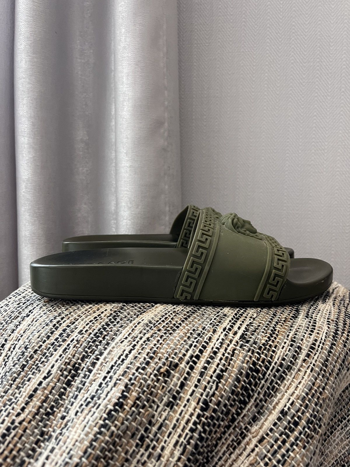 Versace VERSACE PALAZZO SLIDERS GREEN LUXURY MINIMALISTIC Size US 8 / EU 41 - 2 Thumbnail