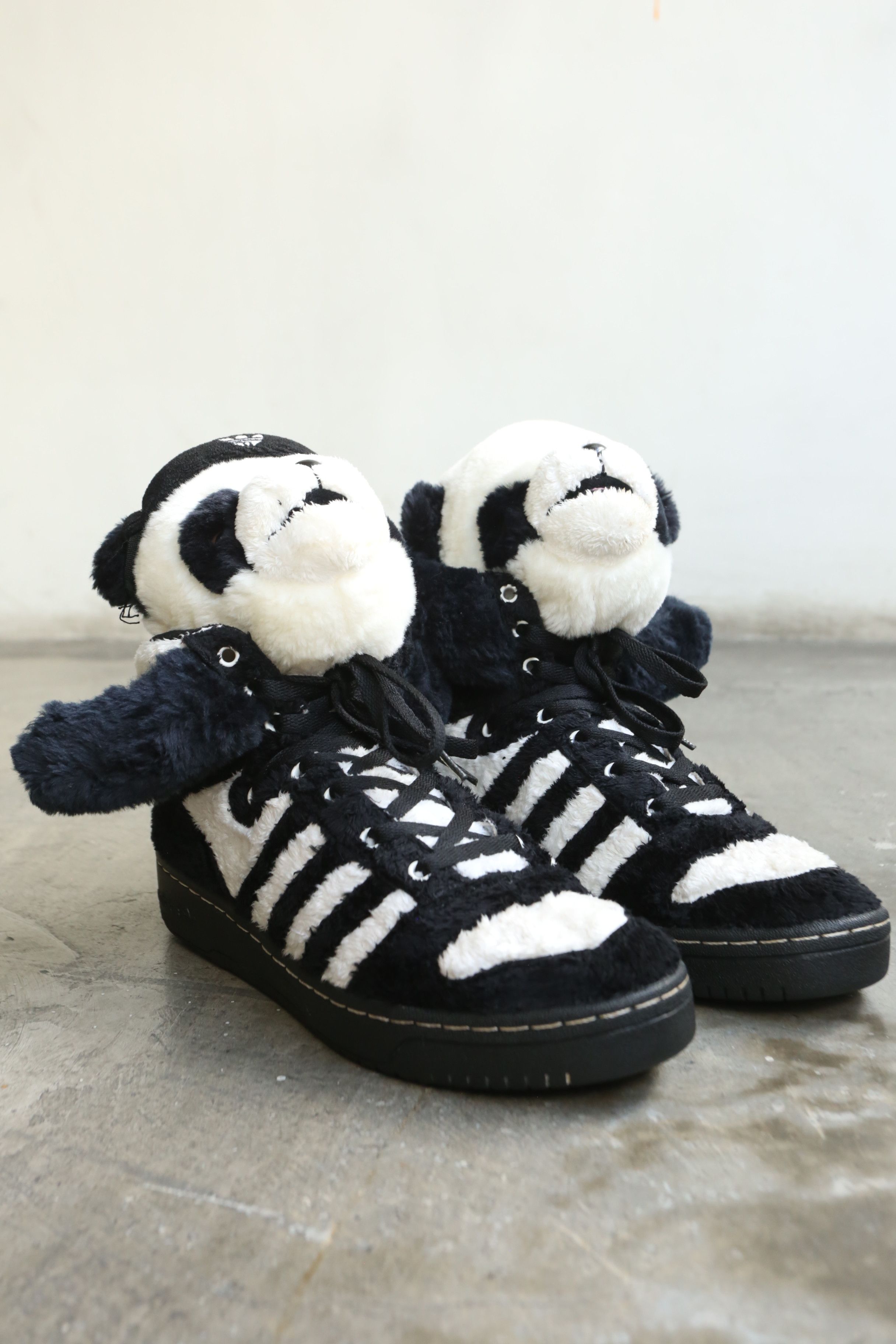 Adidas × Jeremy Scott Adidas - Jeremy Scott - F/W 11 - Panda Bear Sneakers Size US 9.5 / EU 42-43 - 2 Thumbnail