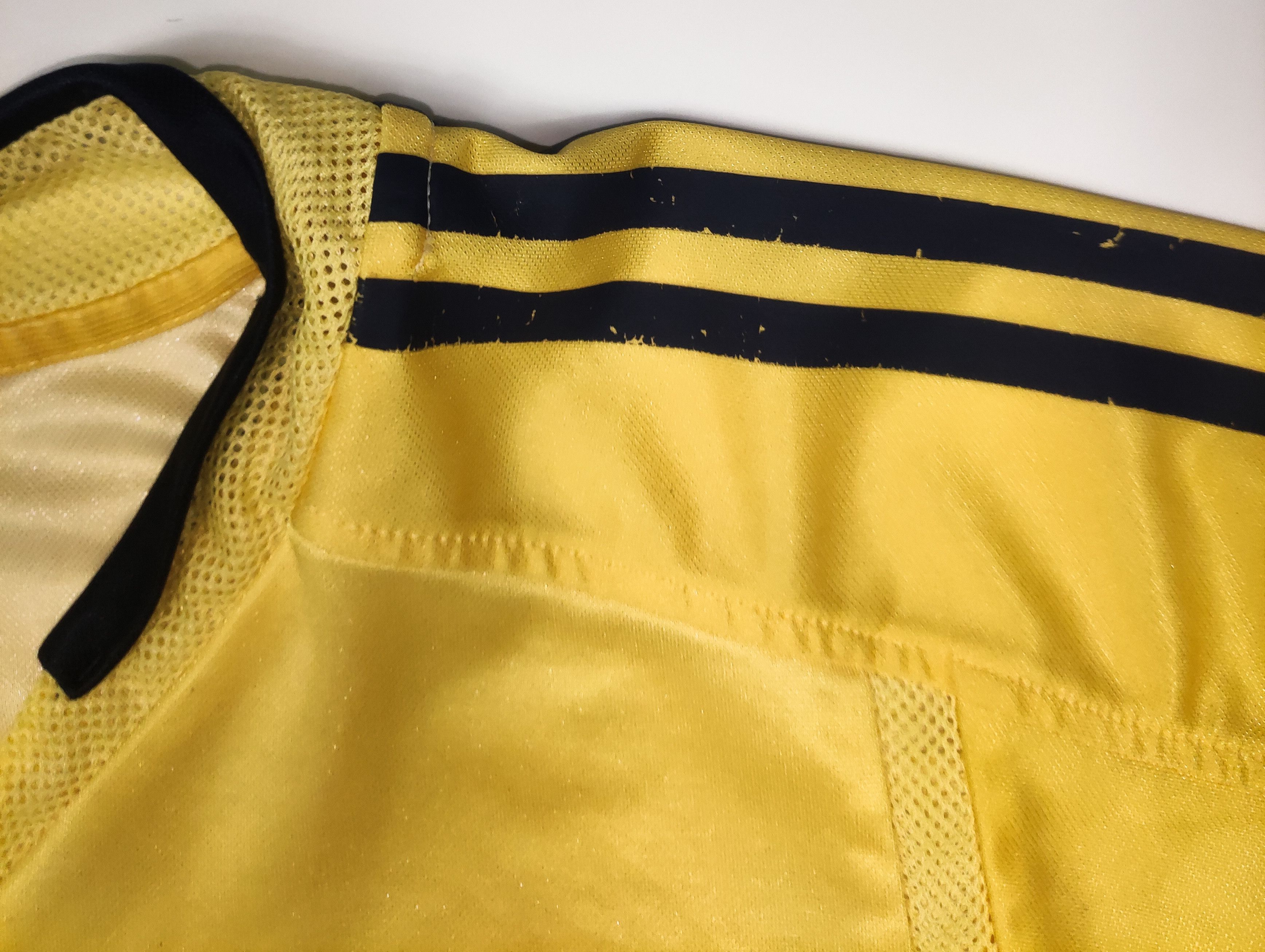 Adidas Ajax Amsterdam 2004 2005 Adidas Away Shirt Vintage Gold Size US S / EU 44-46 / 1 - 9 Thumbnail