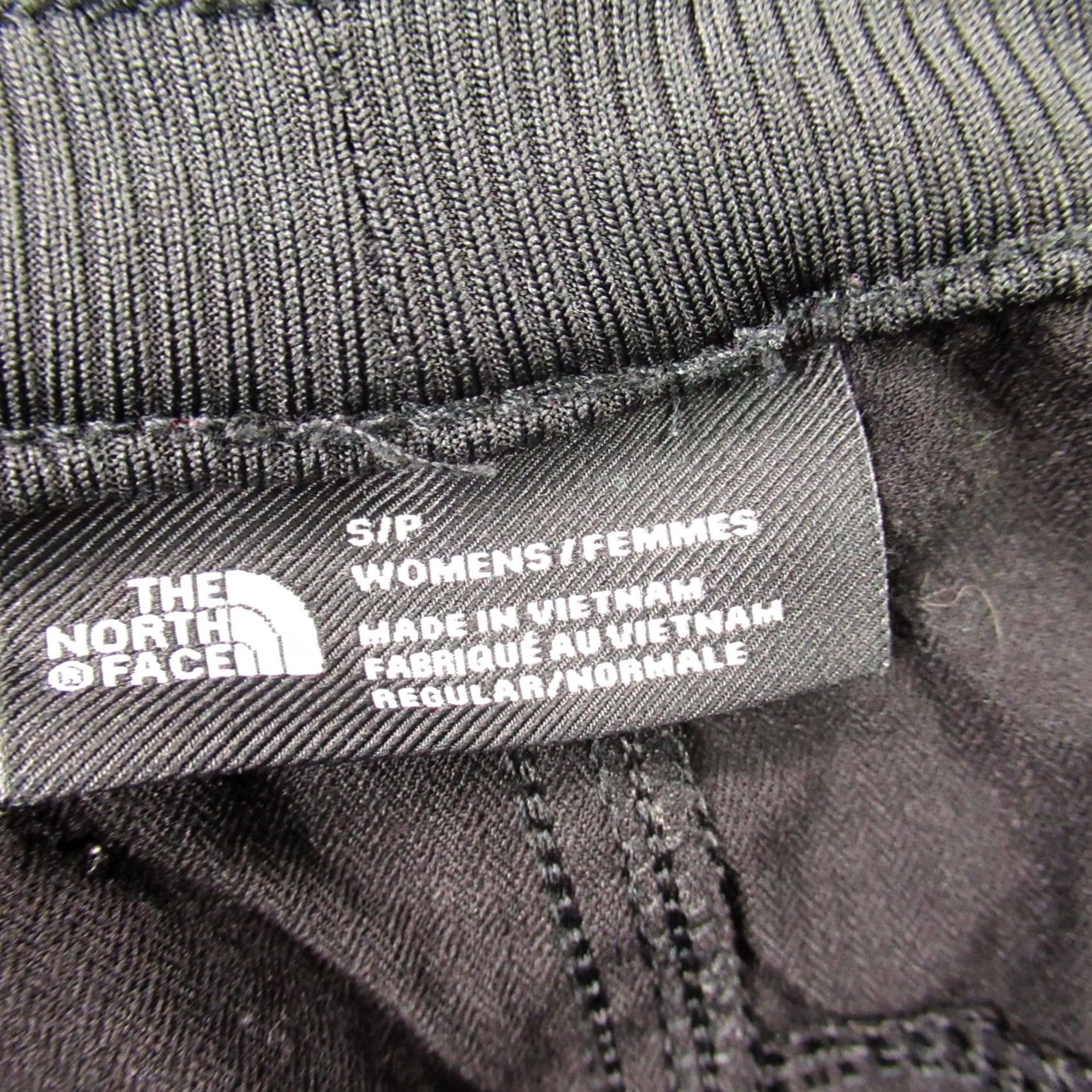 The North Face North Face Shorts Womens Small Black Lightweight Activewear Workout Pockets Size 28" / US 6 / IT 42 - 3 Thumbnail