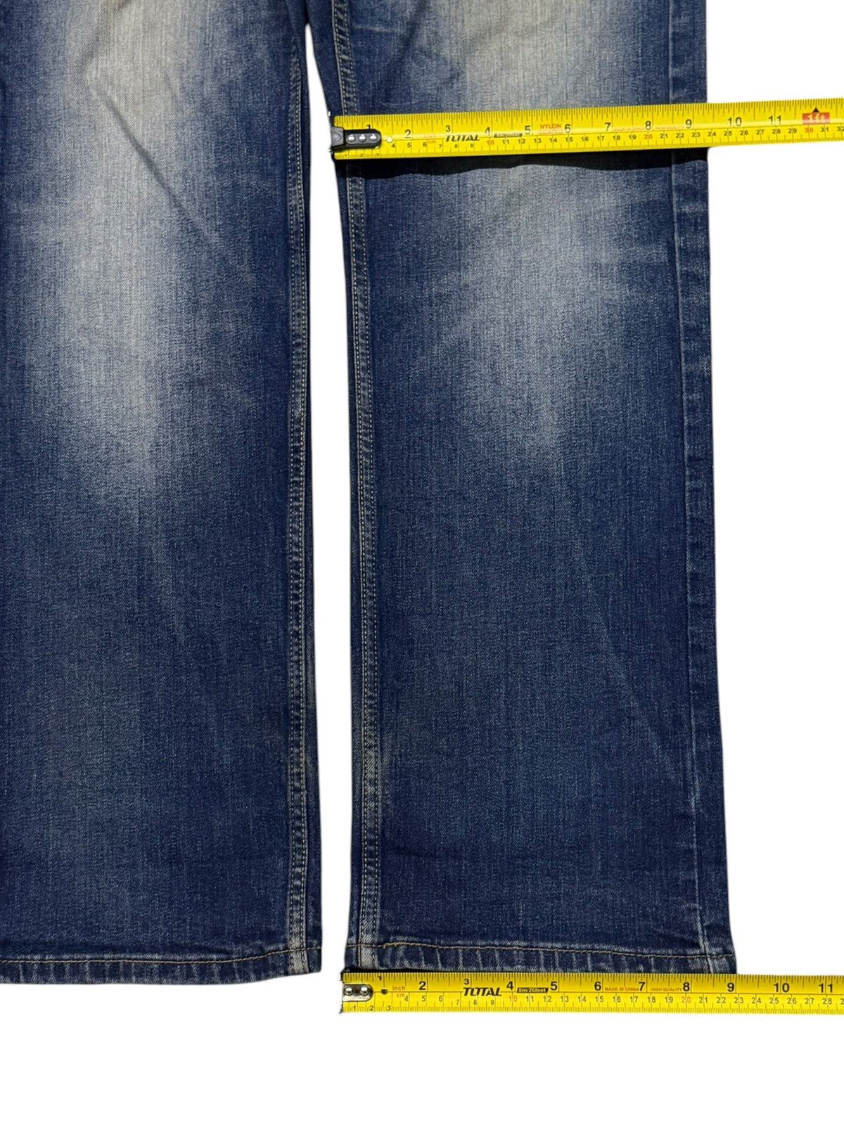 Levi's Vintage Levi’s 569 Denim Jeans | Loose Straight Fit | W35 Size US 35 - 13 Thumbnail